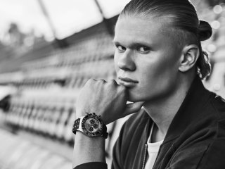 Breitling signs pro footballer Erling Haaland to its new “all-star squad” of sports ambassadors