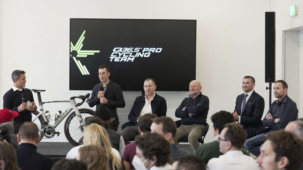 Breitling regresa a sus raíces en el mundo del ciclismo con el patrocinio del equipo Q36.5 Pro Cycling Team
