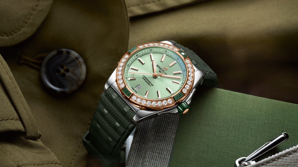 Vous êtes dans les temps pour les cadeaux de Noël ! Offrir une montre Breitling n’a jamais été aussi facile avec le service d’envoi 4Gift