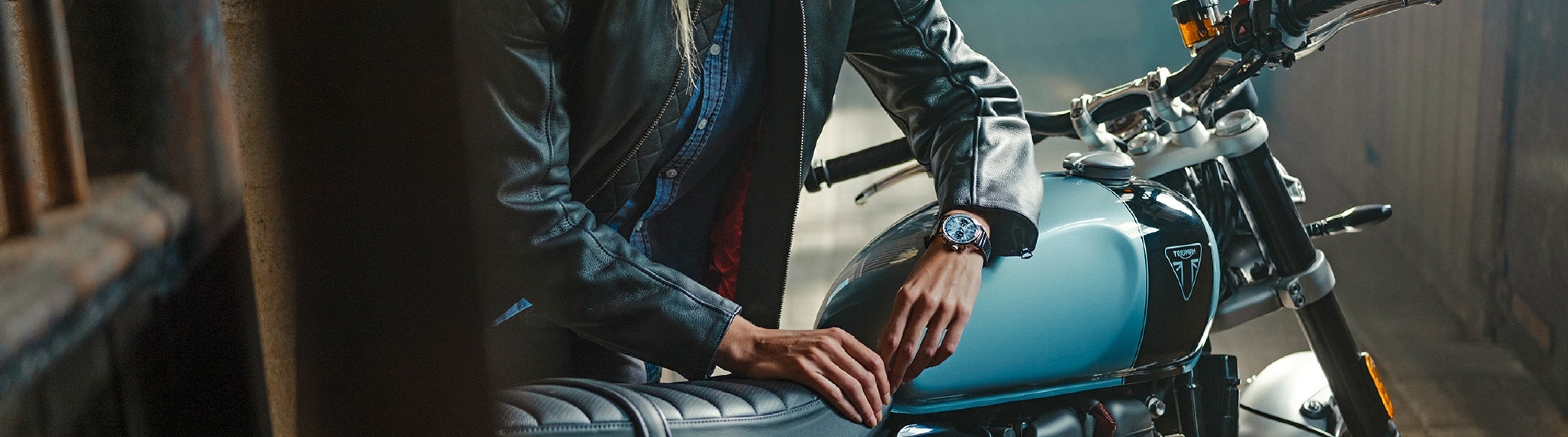 https://www.breitling.com/media/image/3/full_banner_3000/asset-version-cde25c1cf6/triumph-thumbnail.jpg