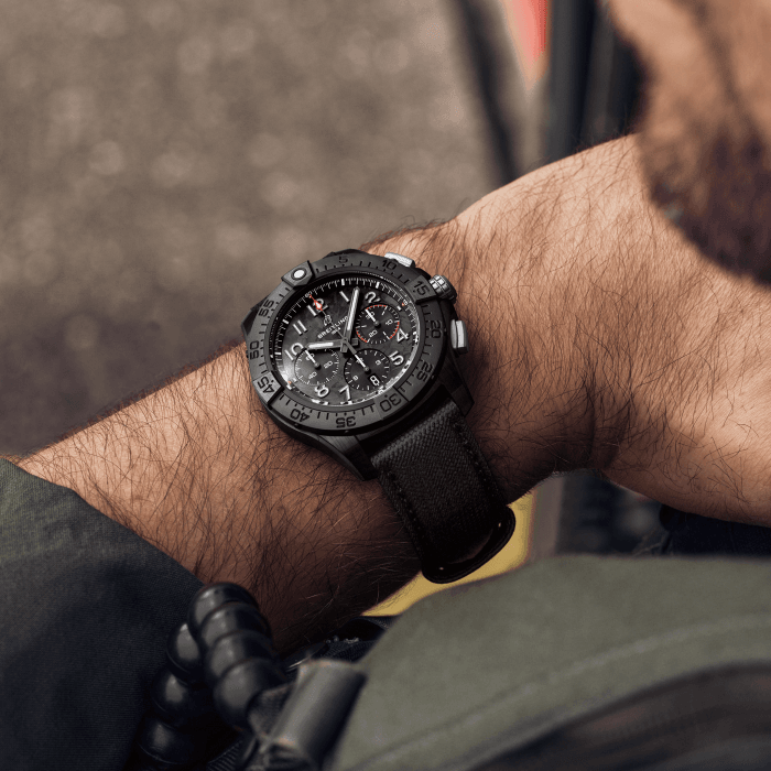 Avenger B01 Chronograph 44 Night Mission復仇者夜間任務計時腕錶