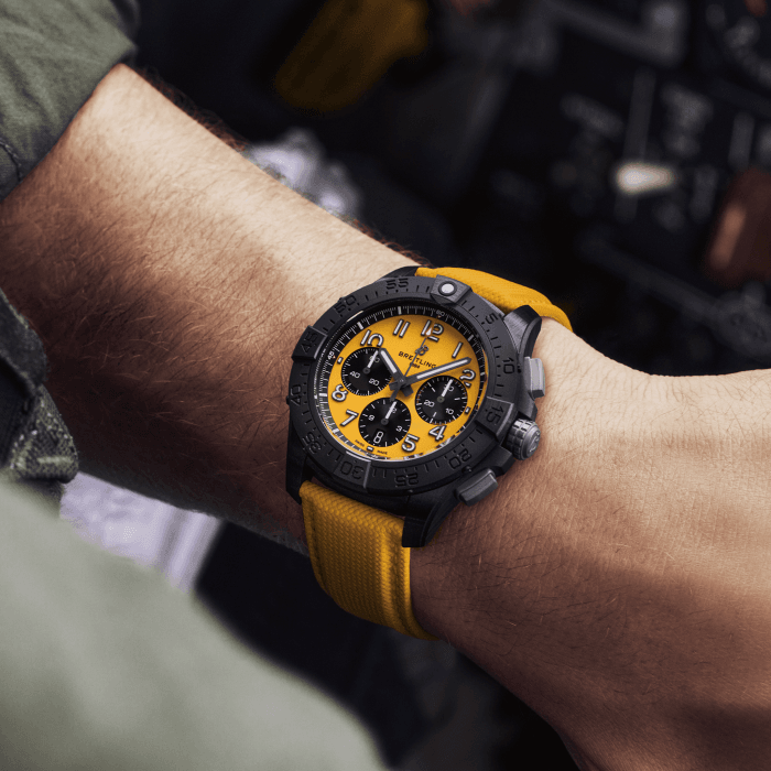 Avenger B01 Chronograph 44 Night Mission復仇者夜間任務計時腕錶