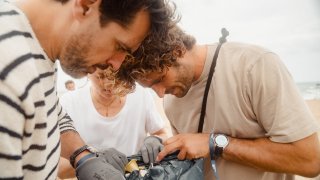 ブライトリング、よりクリーンで健全な海を目指してサーフライダーファウンデーションとタッグを組む