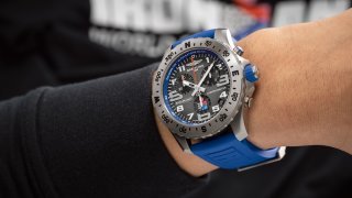 新作エンデュランス プロ IRONMAN®リミテッド エディションで完走を記念しよう